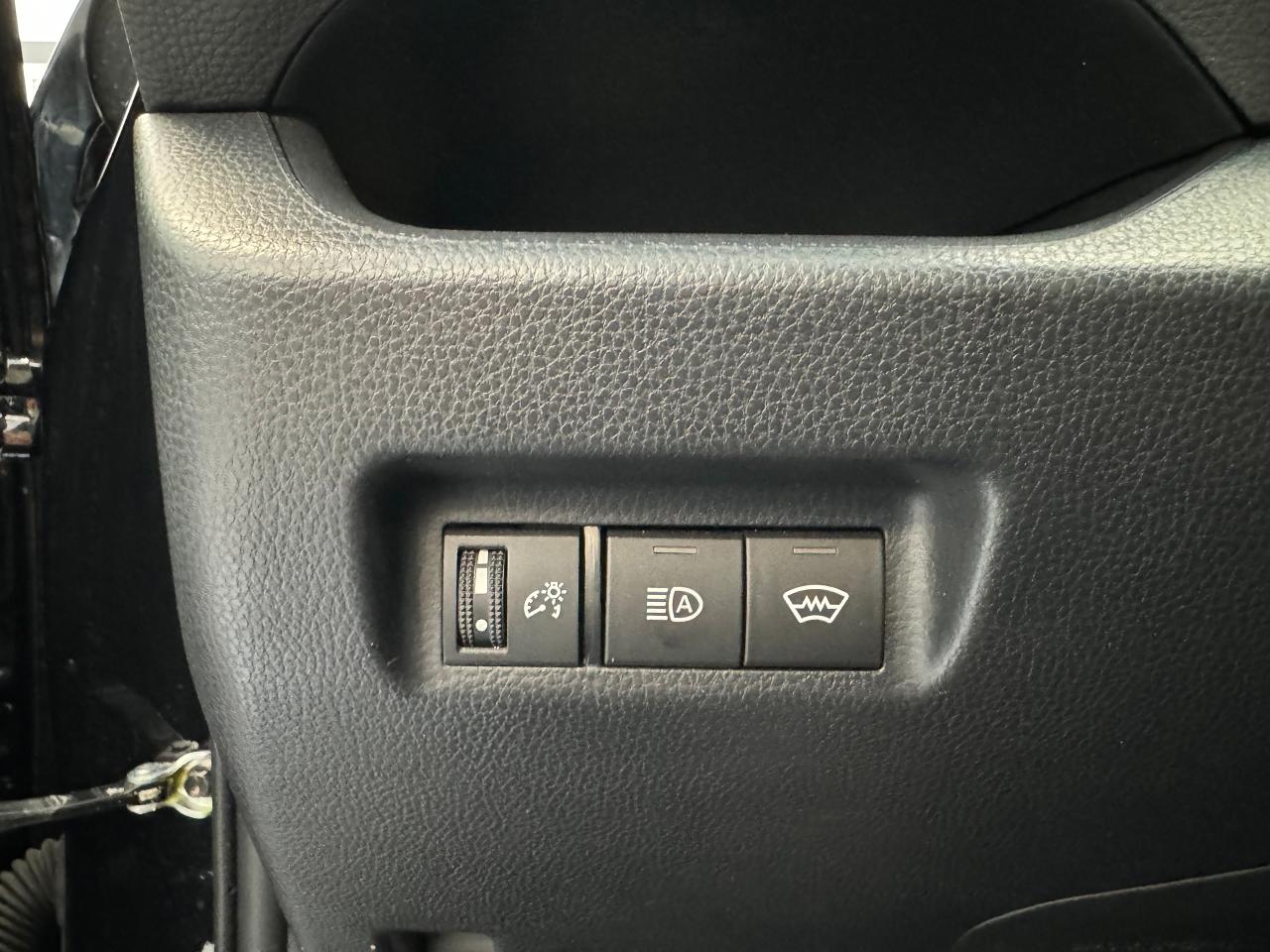 2023 Toyota RAV4 LE HYBRID AWD+LIKE NEW! ONE OWNER! CLEAN CARFAX! - Photo #52