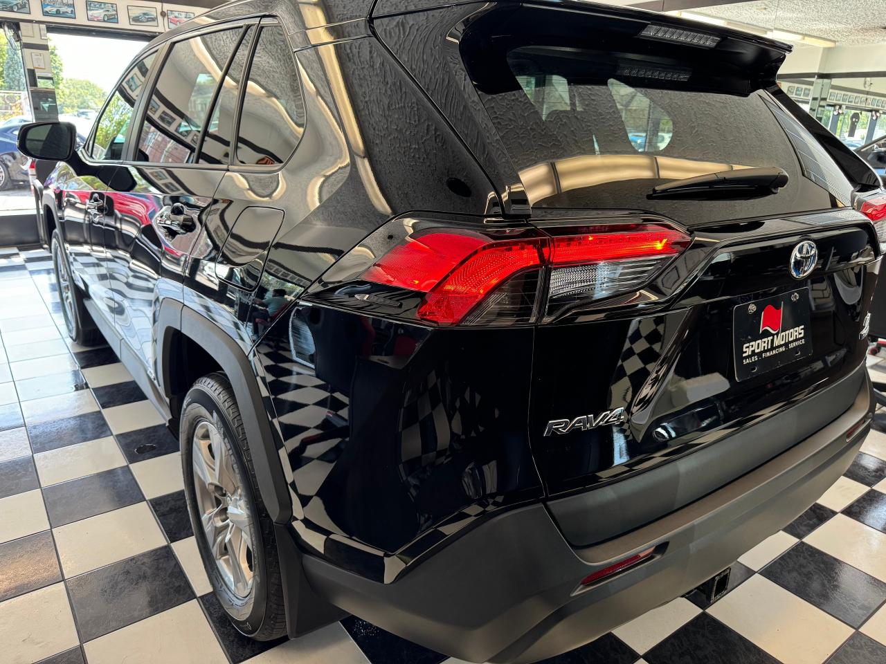 2023 Toyota RAV4 LE HYBRID AWD+LIKE NEW! ONE OWNER! CLEAN CARFAX! Photo109
