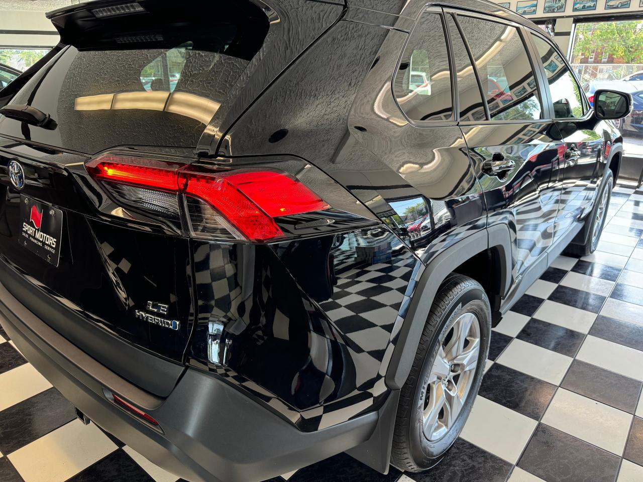 2023 Toyota RAV4 LE HYBRID AWD+LIKE NEW! ONE OWNER! CLEAN CARFAX! Photo110