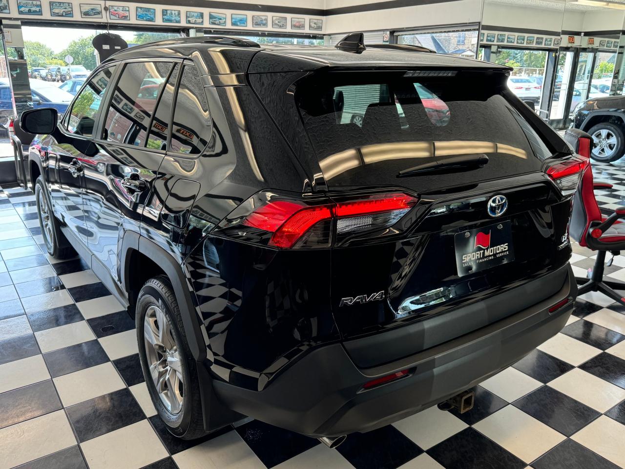 2023 Toyota RAV4 LE HYBRID AWD+LIKE NEW! ONE OWNER! CLEAN CARFAX! - Photo #6