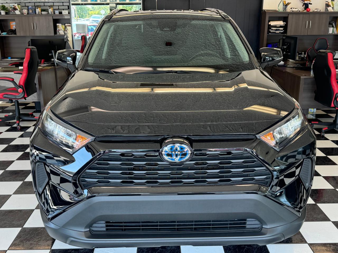 2023 Toyota RAV4 LE HYBRID AWD+LIKE NEW! ONE OWNER! CLEAN CARFAX! - Photo #10