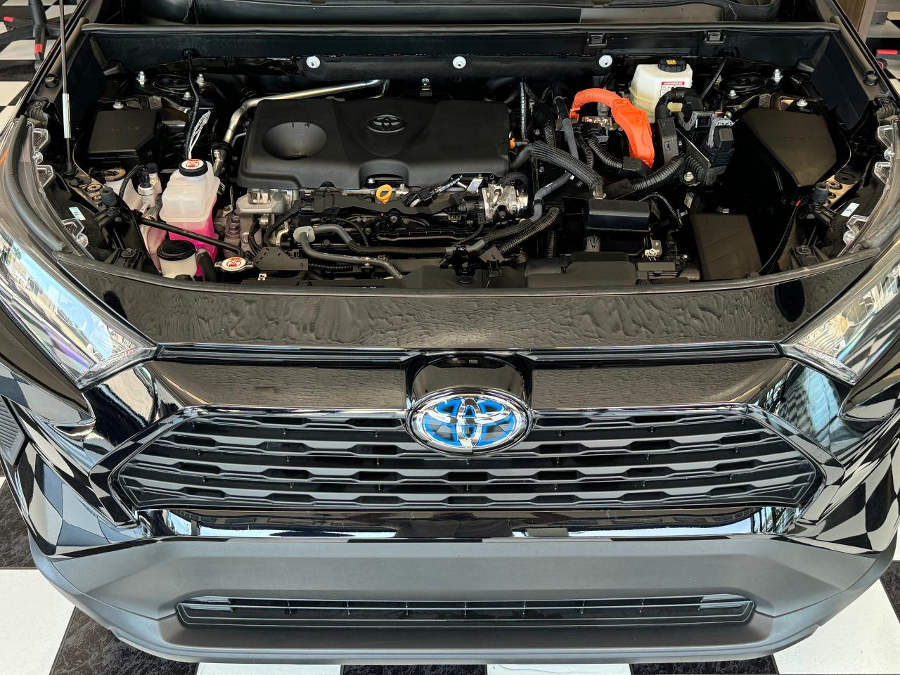 2023 Toyota RAV4 LE HYBRID AWD+LIKE NEW! ONE OWNER! CLEAN CARFAX! - Photo #11