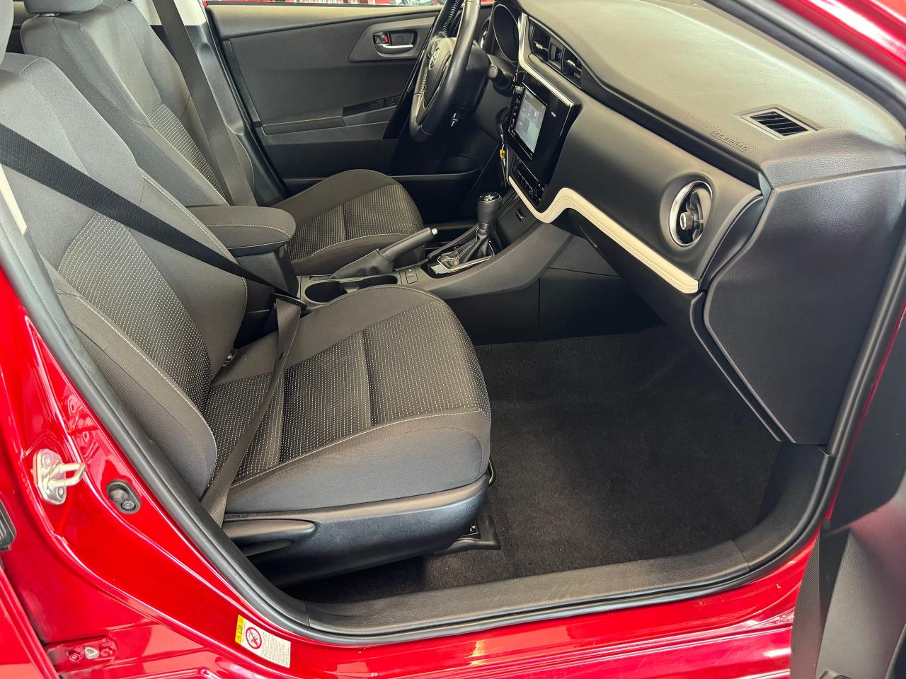 2018 Toyota Corolla iM  - Photo #21