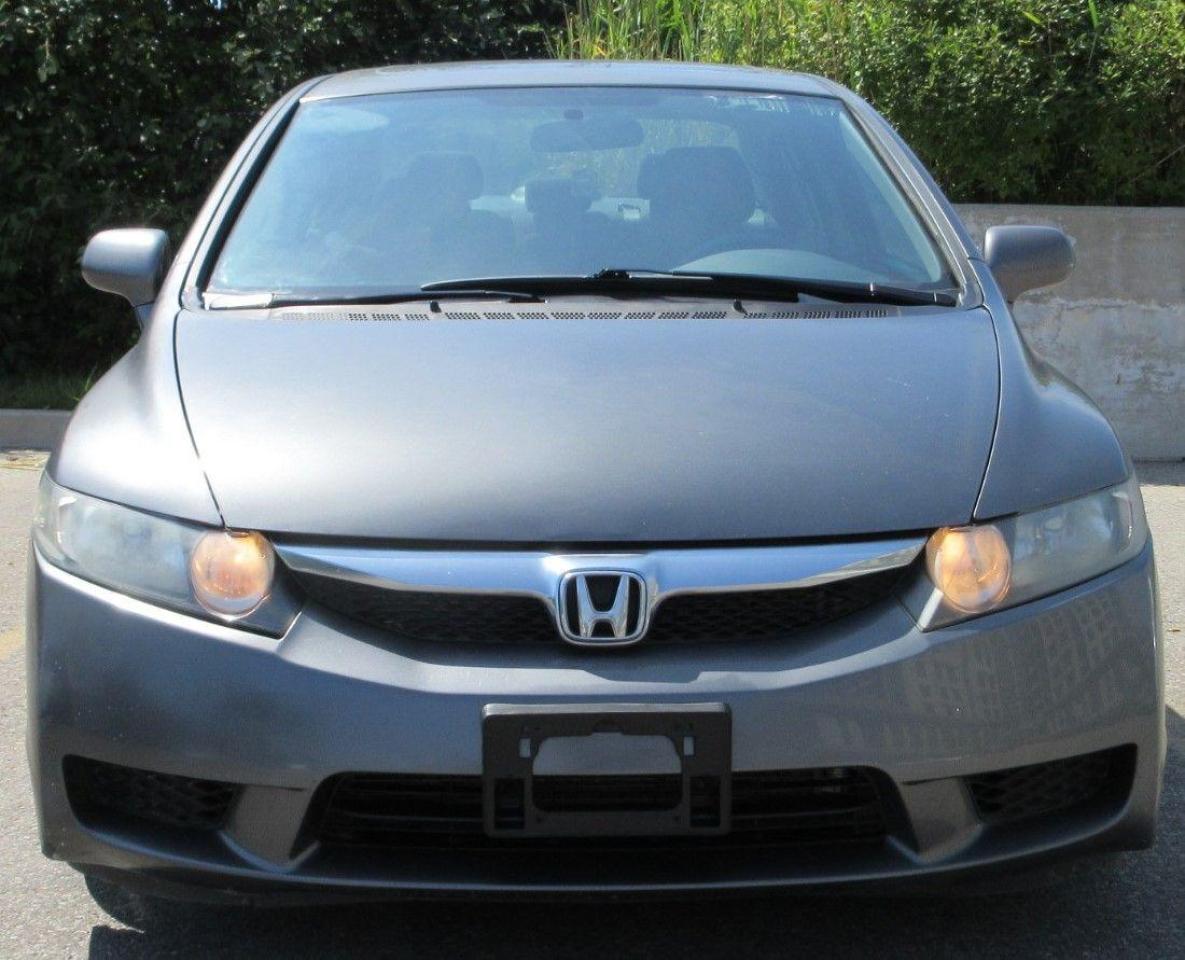 2011 Honda Civic 4dr Auto SE Photo2