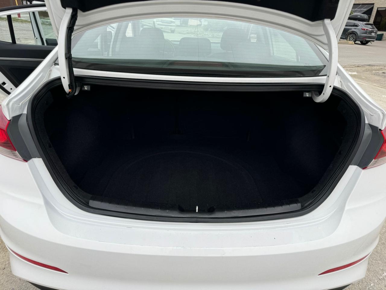 2018 Hyundai Elantra GL - Photo #6