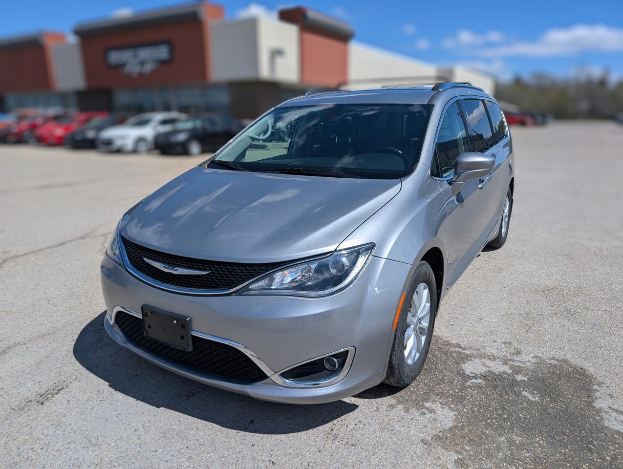 Used 2019 Chrysler Pacifica Touring L | No Accidents | Leather | DVD for sale in Steinbach, MB
