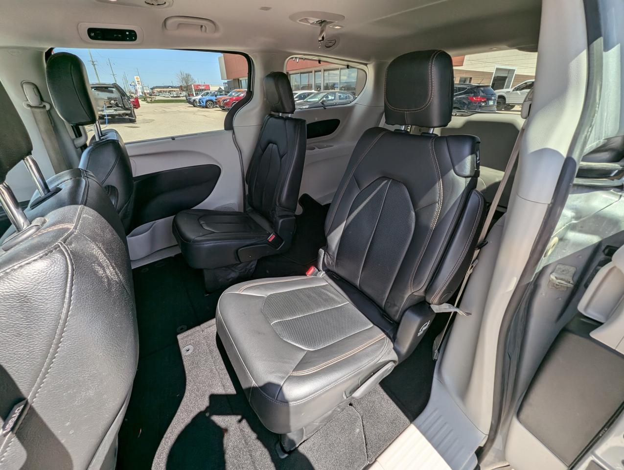 2019 Chrysler Pacifica Touring L | No Accidents | Leather | DVD - Photo #10