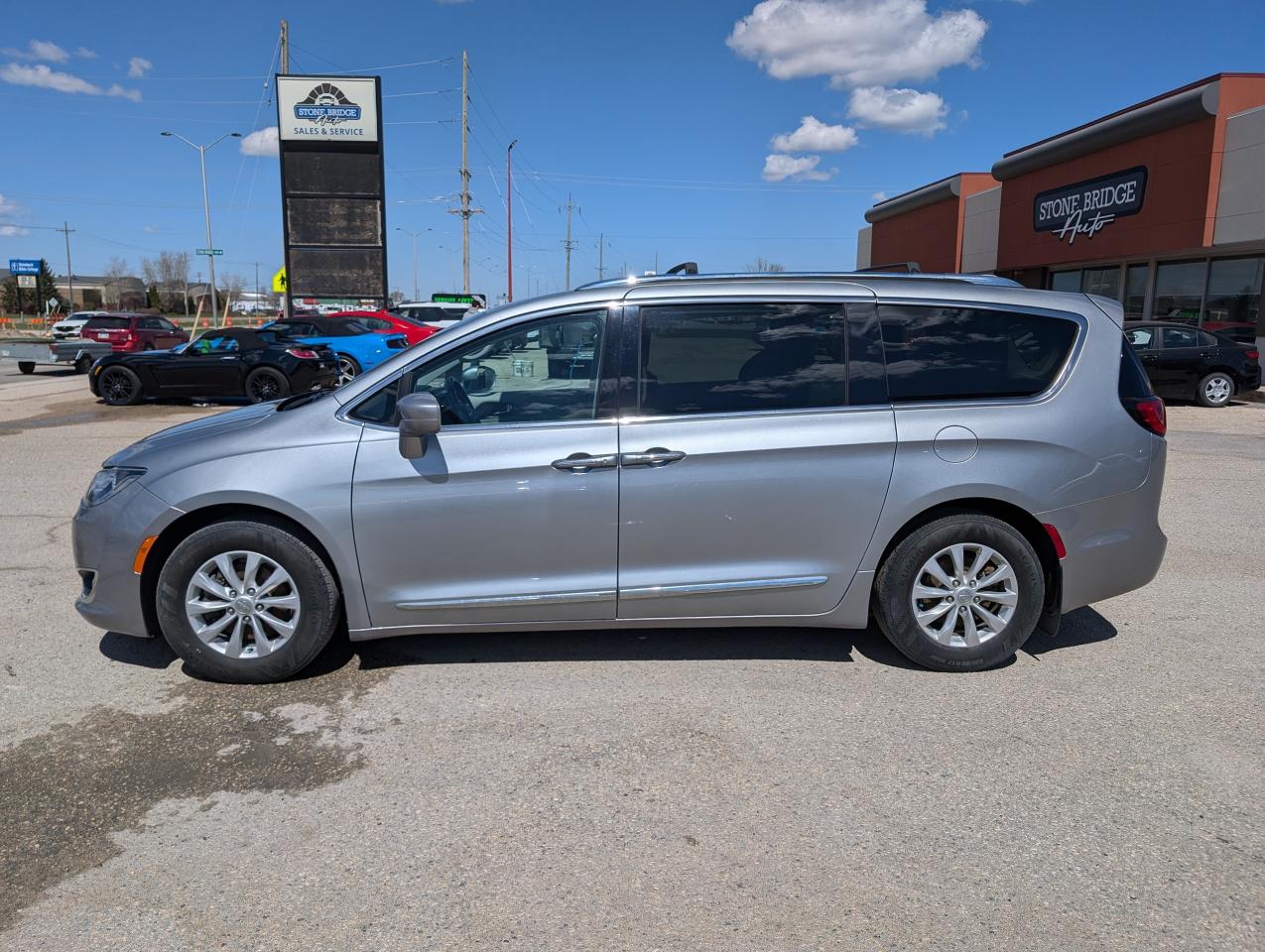 2019 Chrysler Pacifica Touring L | No Accidents | Leather | DVD - Photo #7