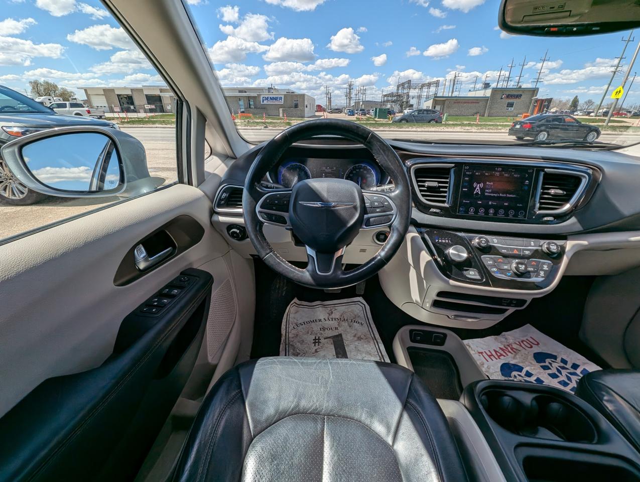 2019 Chrysler Pacifica Touring L | No Accidents | Leather | DVD - Photo #9