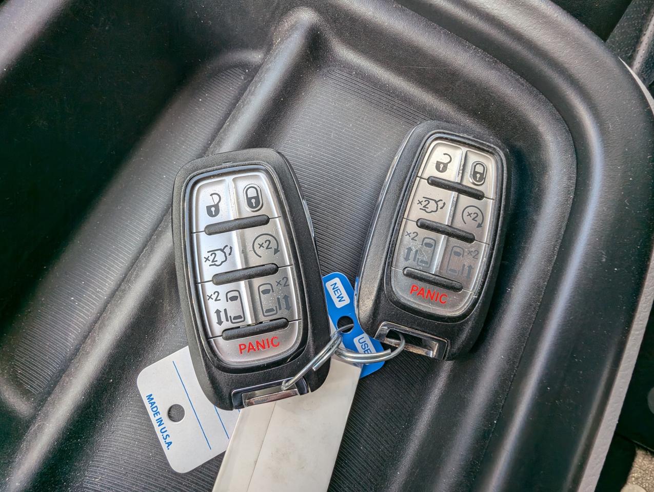 2019 Chrysler Pacifica Touring L | No Accidents | Leather | DVD - Photo #14