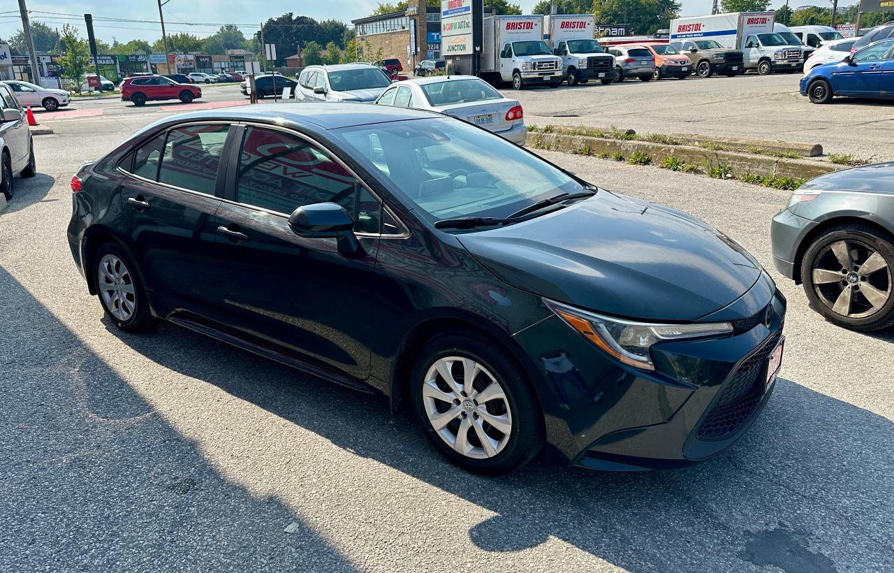 2021 Toyota Corolla LE Photo3