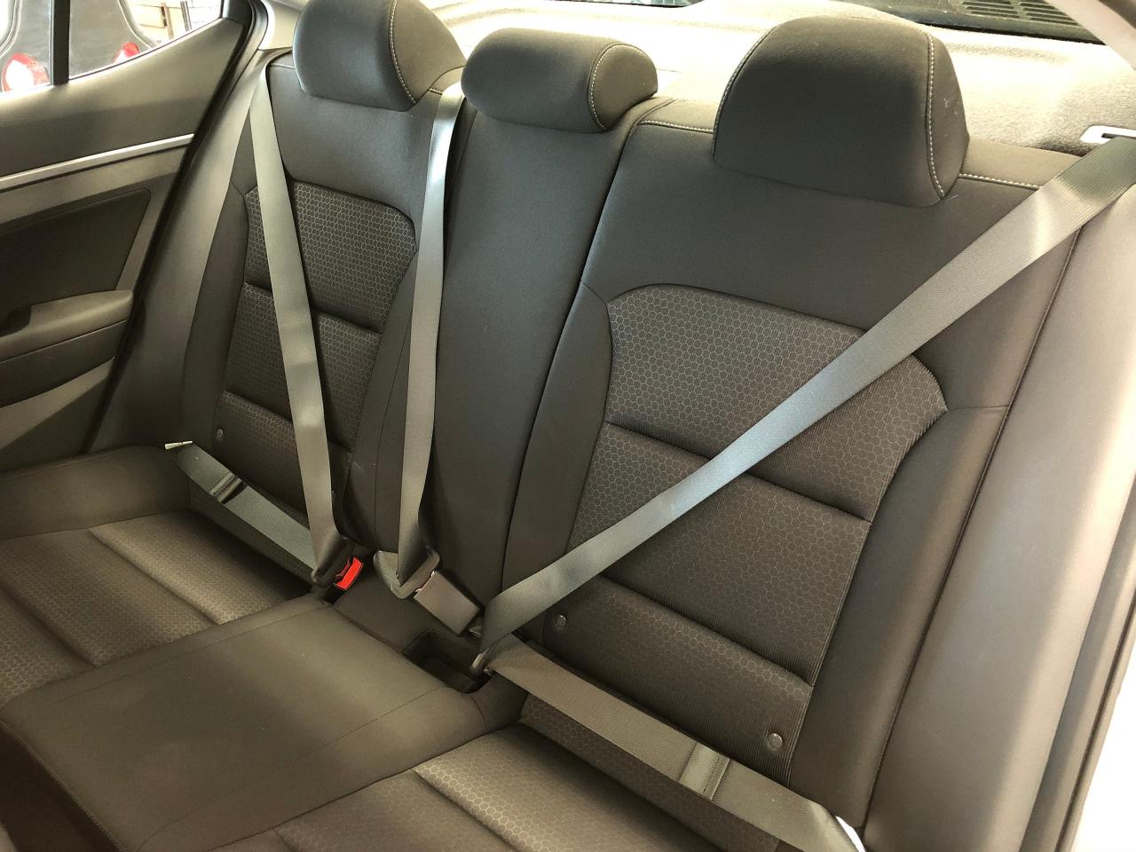 2018 Hyundai Elantra GL+Camera+ApplePlay+Heated Seats & Steering+A/C Photo21