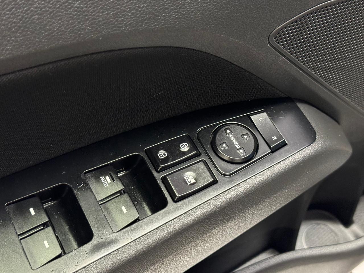 2018 Hyundai Elantra GL+Camera+ApplePlay+Heated Seats & Steering+A/C Photo95