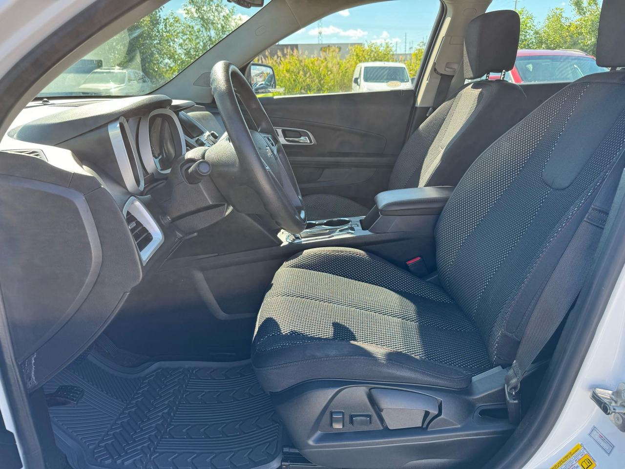 2016 Chevrolet Equinox LS - Photo #10