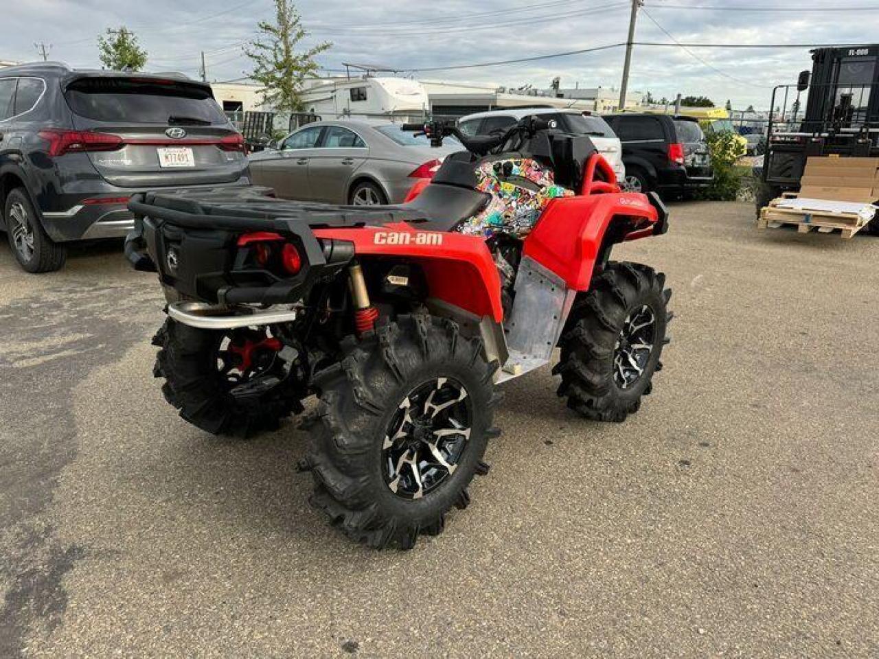 2018 Can-Am Outlander 850 XMR  $101 B/W - Photo #3