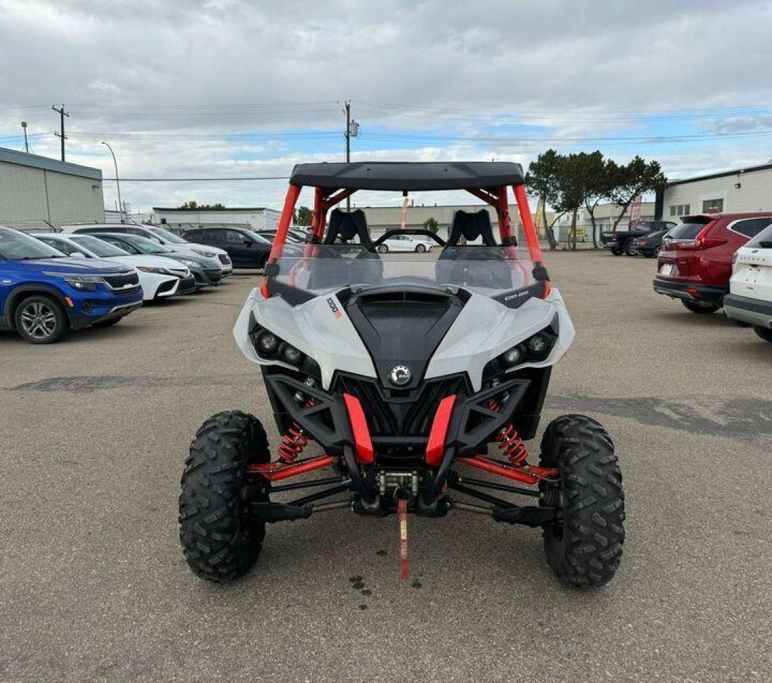 2016 Can-Am MAVERICK 1000 $113 B/W - Photo #2