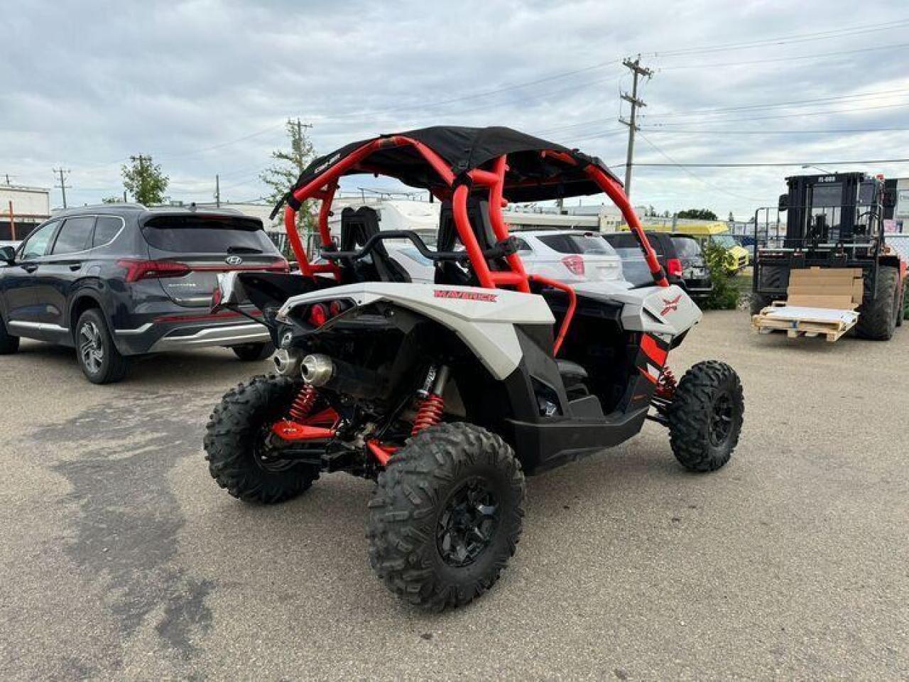 2016 Can-Am MAVERICK 1000 $113 B/W - Photo #3