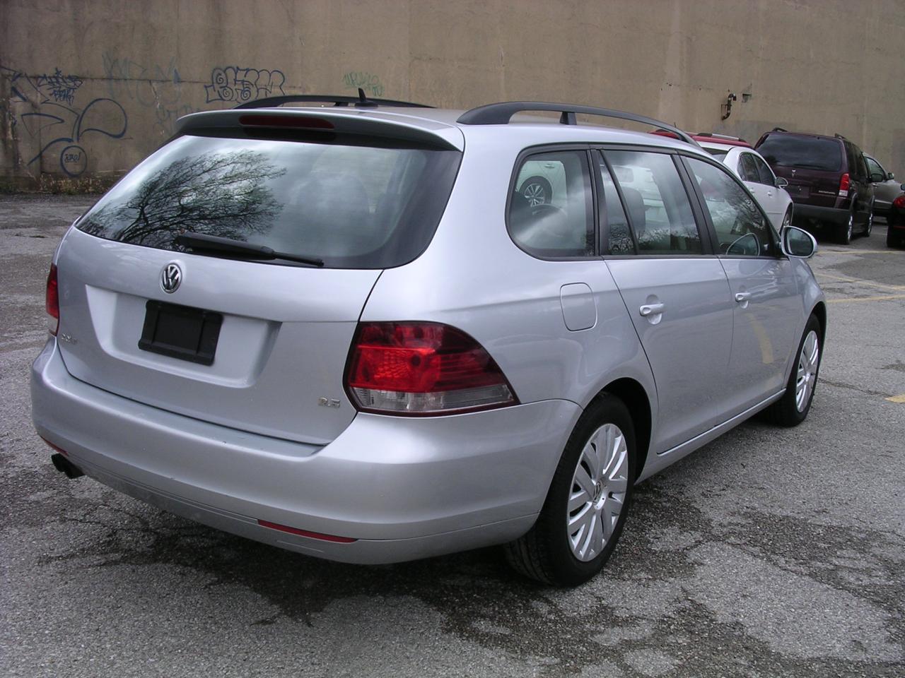 2012 Volkswagen Golf Wagon Trendline - Photo #3