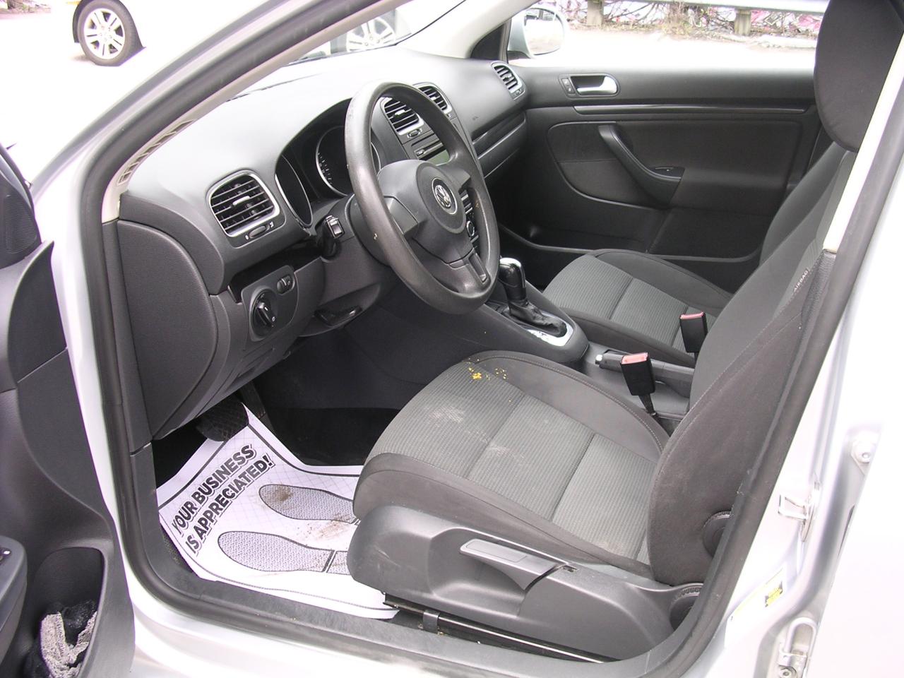 2012 Volkswagen Golf Wagon Trendline - Photo #5