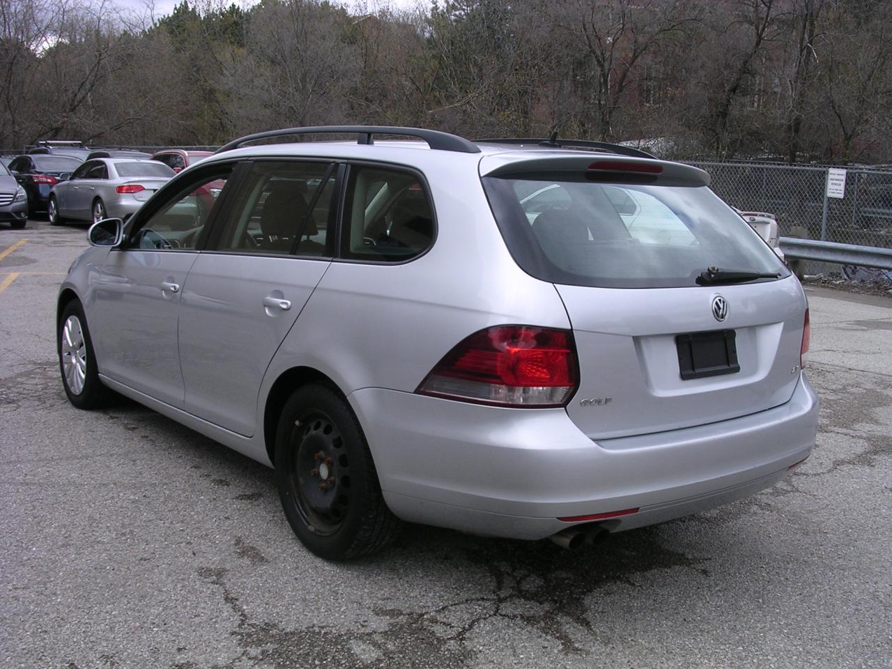 2012 Volkswagen Golf Wagon Trendline - Photo #4