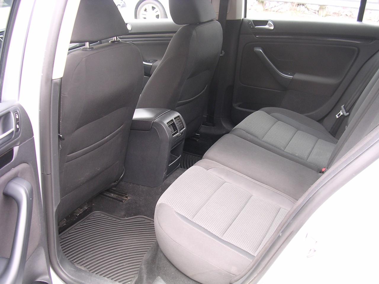 2012 Volkswagen Golf Wagon Trendline - Photo #6