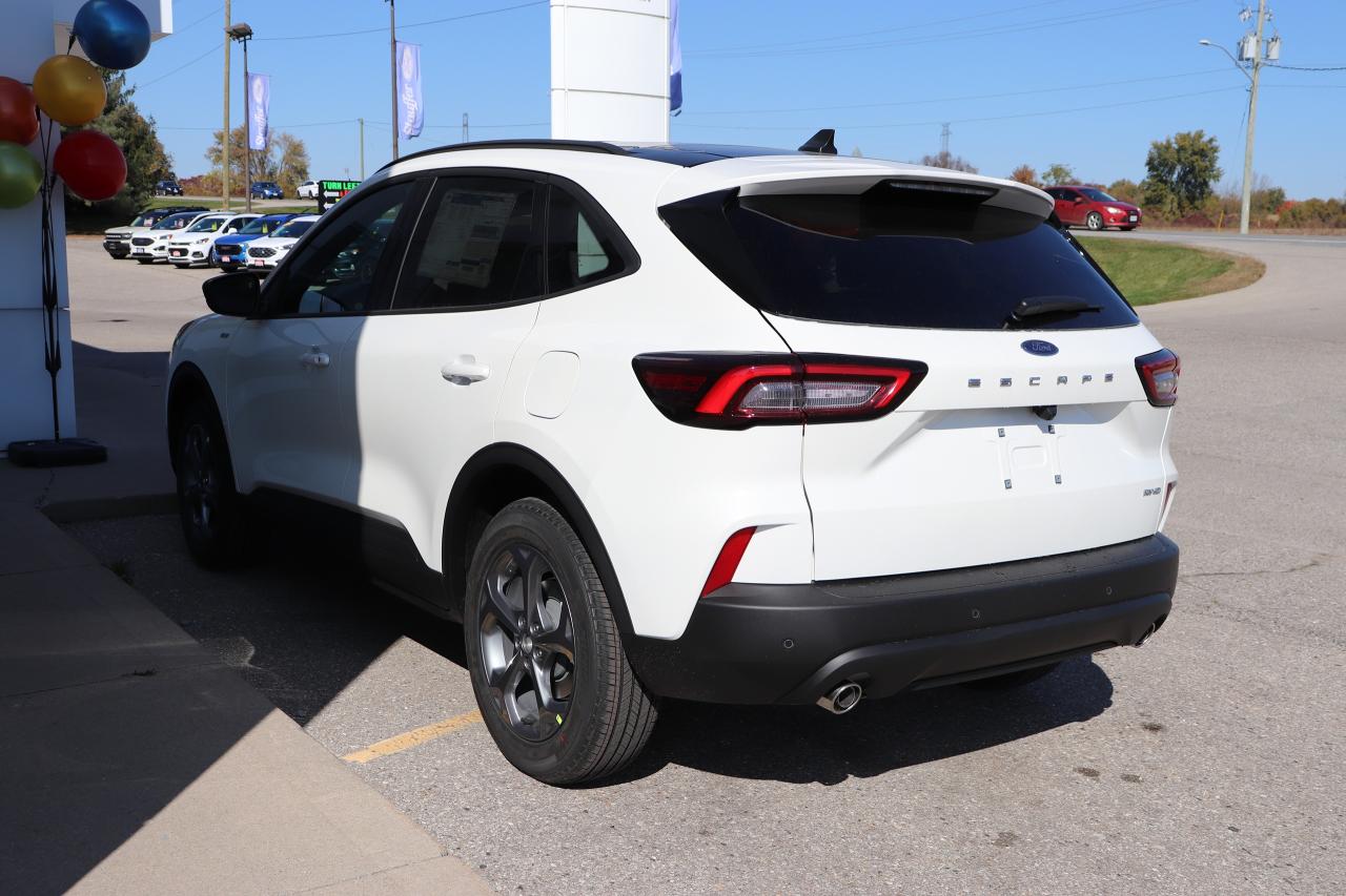 2025 Ford Escape ST-Line AWD Photo