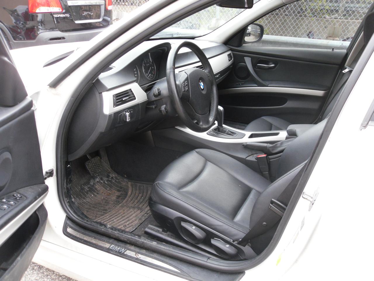 2011 BMW 3 Series PREMIUM - Photo #5