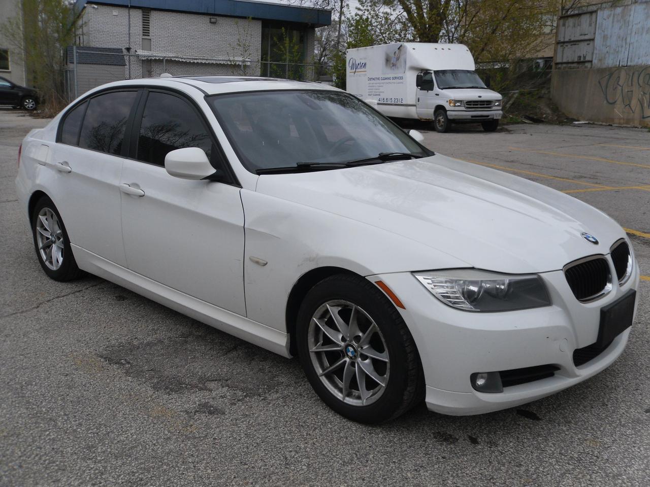 2011 BMW 3 Series PREMIUM - Photo #2