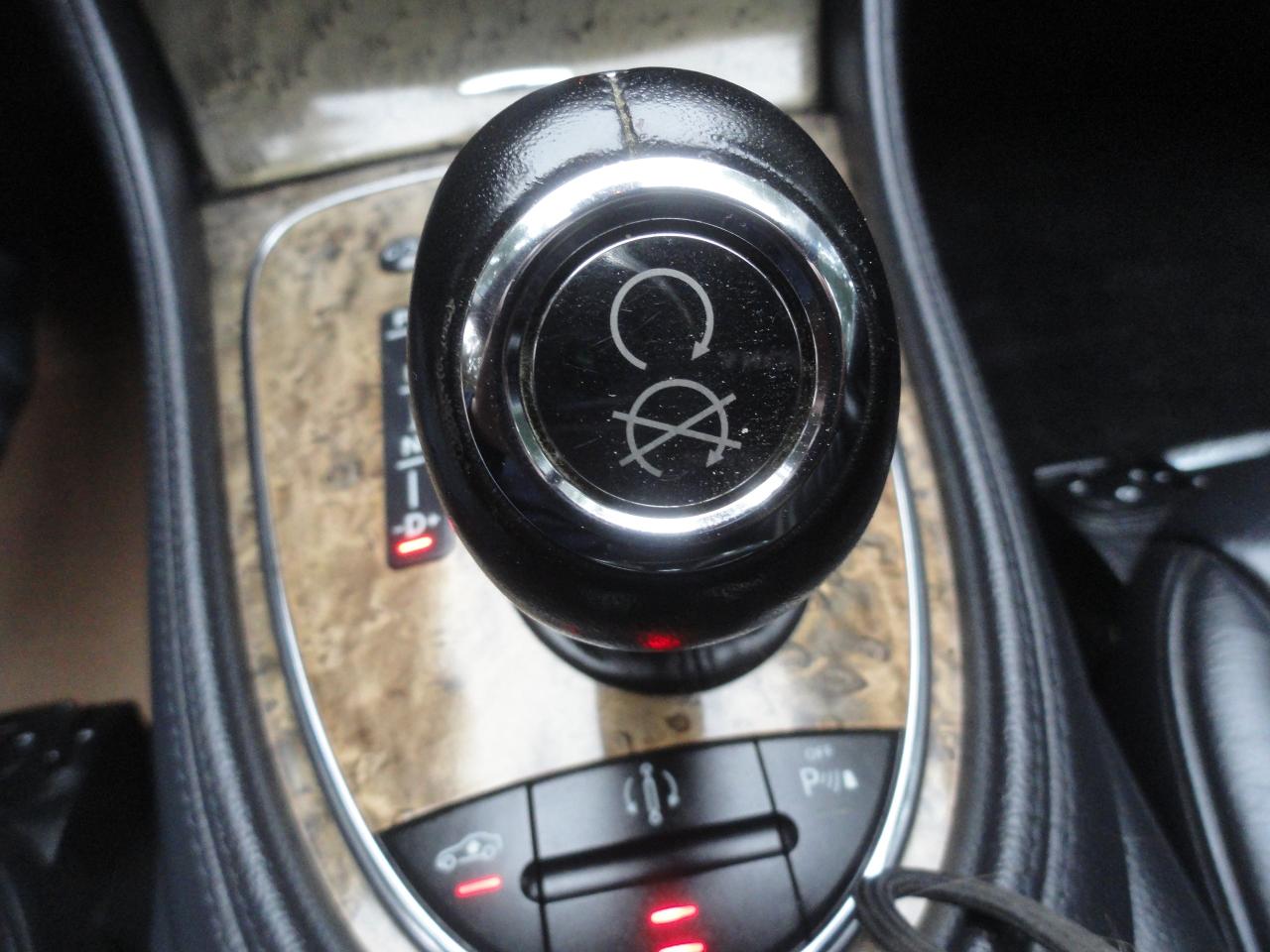 2009 Mercedes-Benz CLS550  - Photo #6