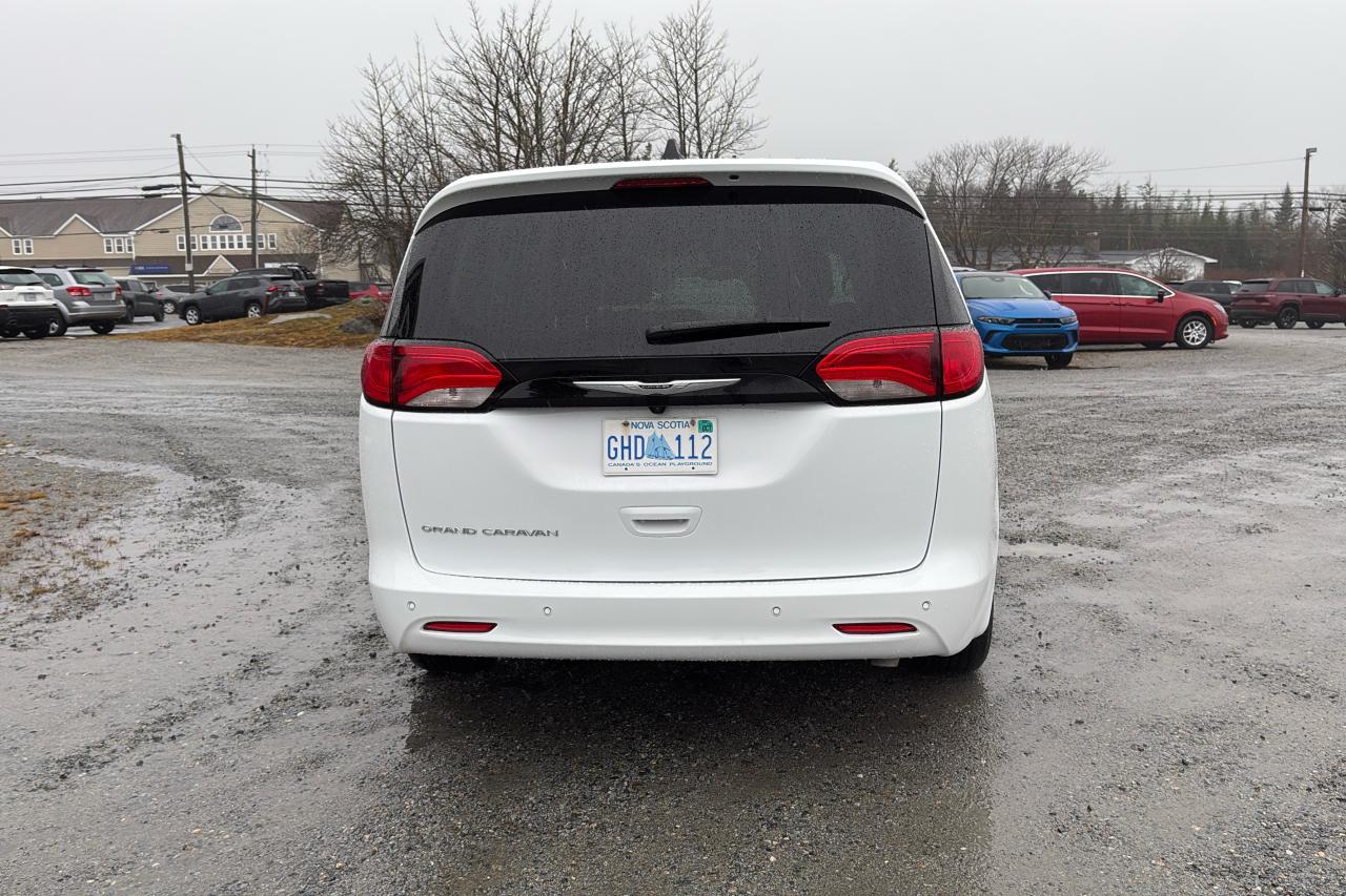 2024 Dodge Grand Caravan SXT 2WD Photo6