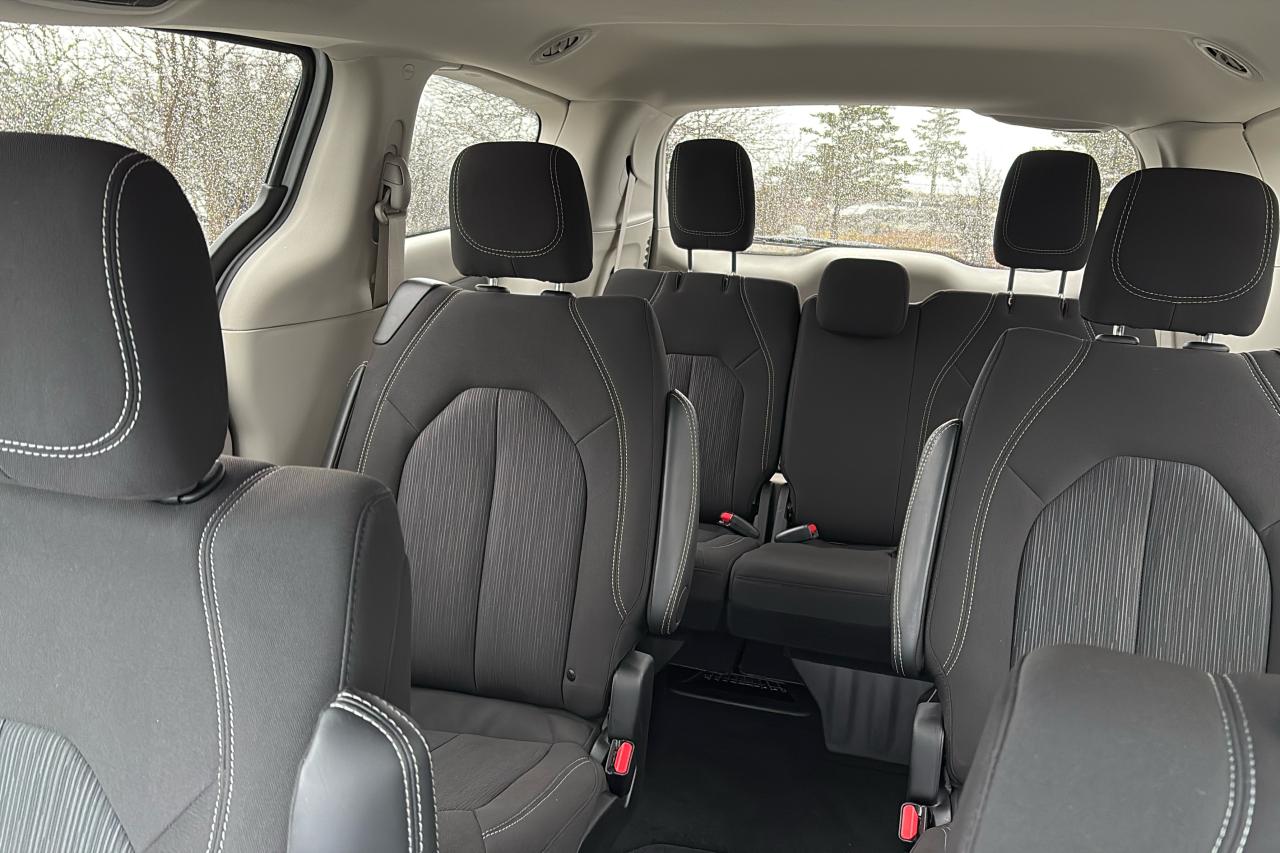 2024 Dodge Grand Caravan SXT 2WD Photo17