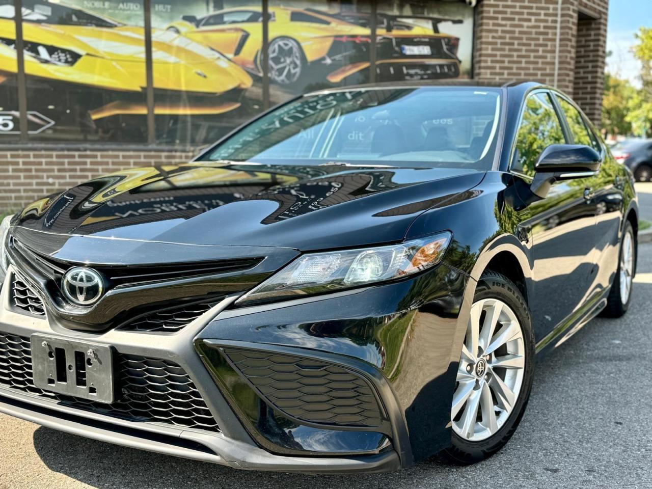 2021 Toyota Camry SE Photo2