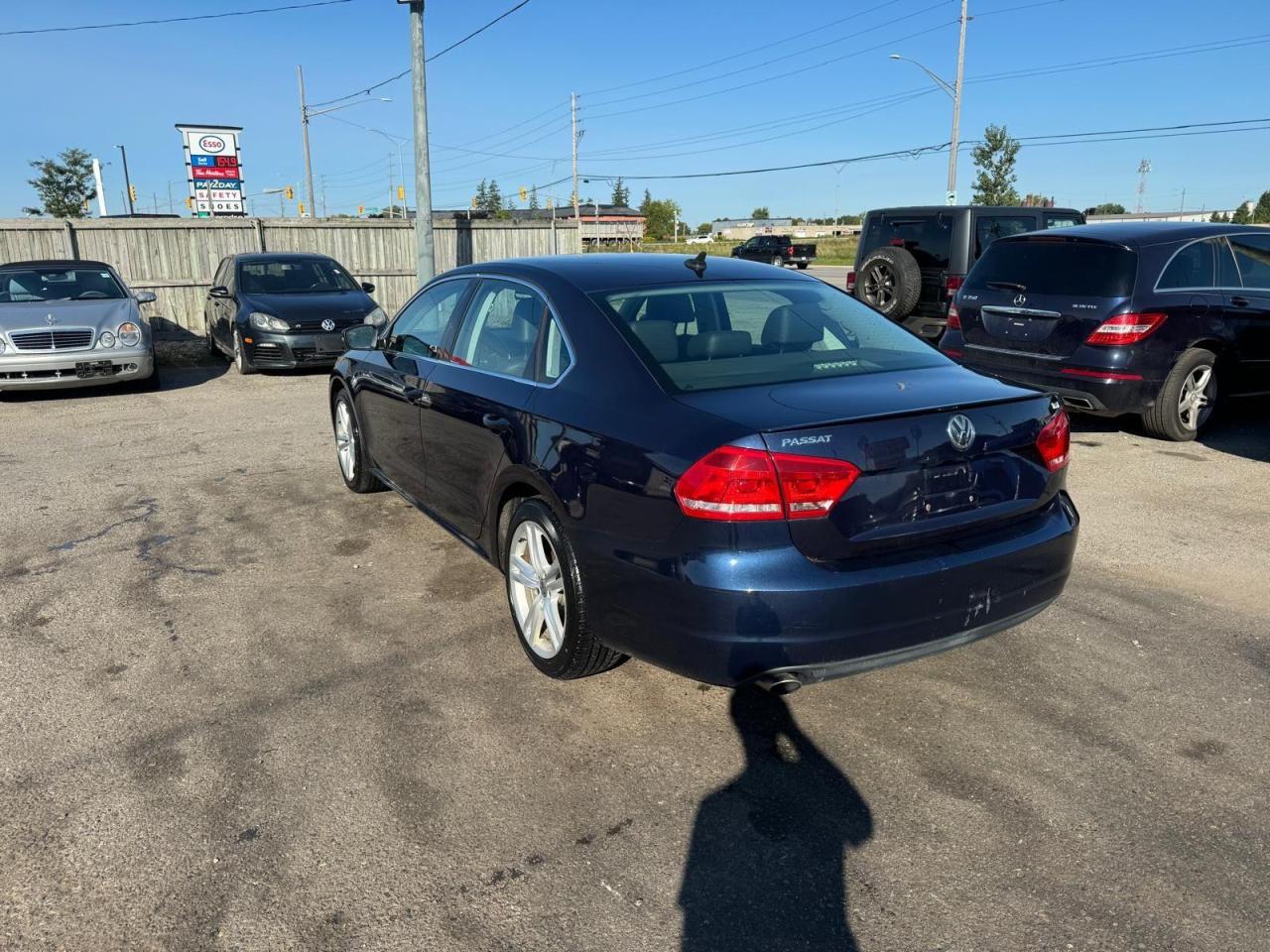 2014 Volkswagen Passat COMFORTLINE, LEATHER, SUNROOF, CERTIFIED - Photo #3