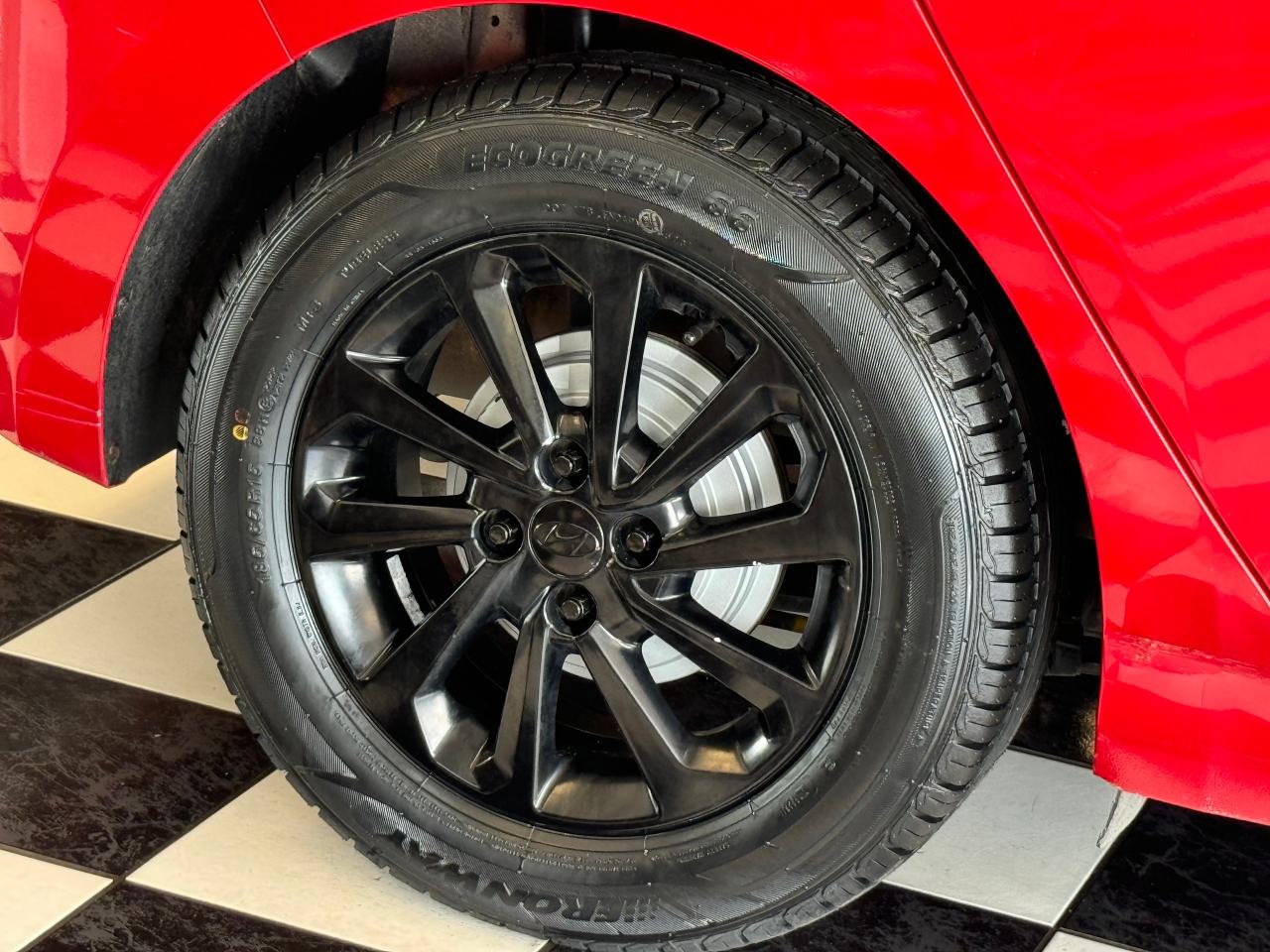2019 Hyundai Accent Preferred+ApplePlay+Camera+New Tires+CLEAN CARFAX - Photo #45
