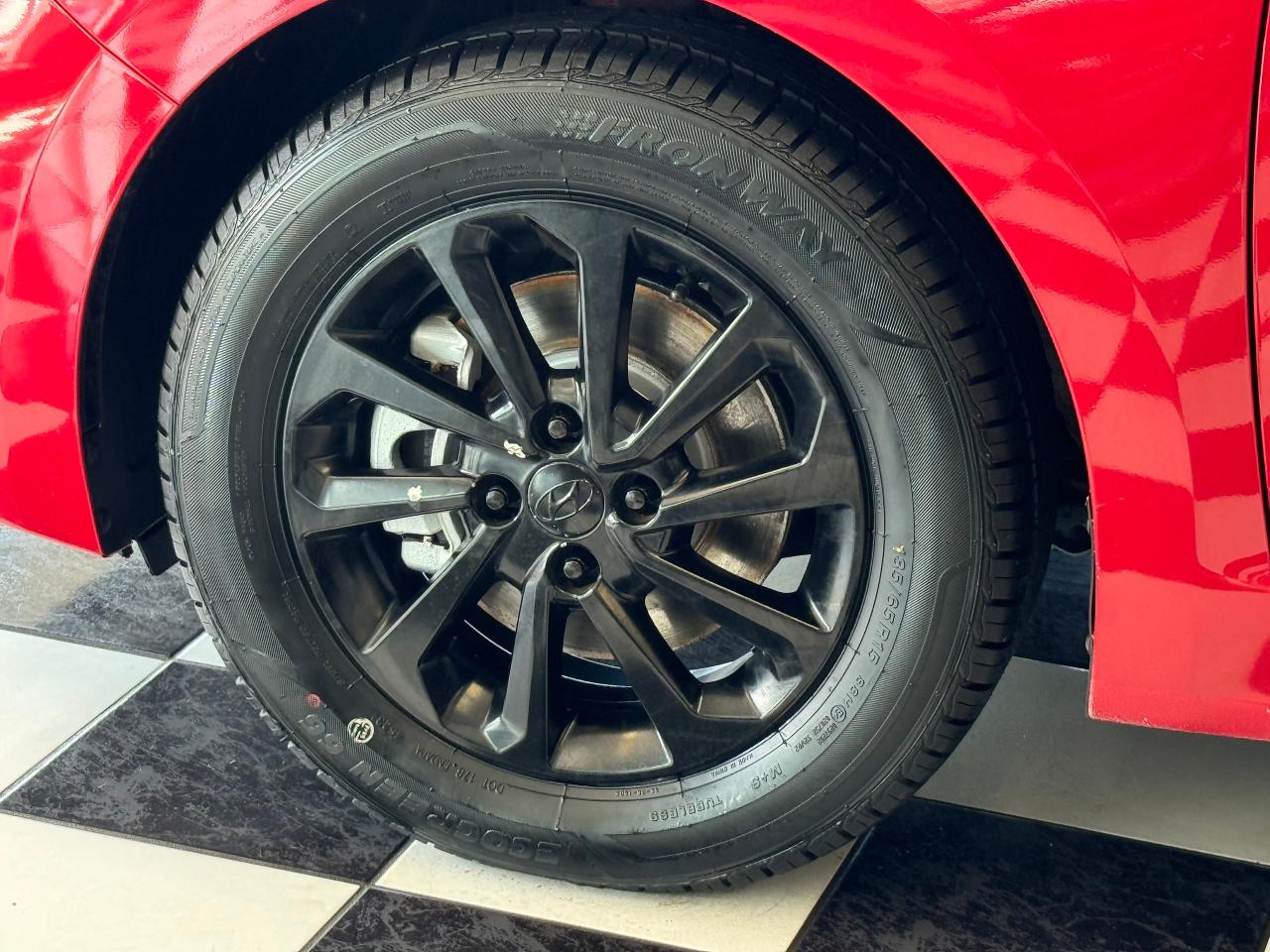 2019 Hyundai Accent Preferred+ApplePlay+Camera+New Tires+CLEAN CARFAX - Photo #43