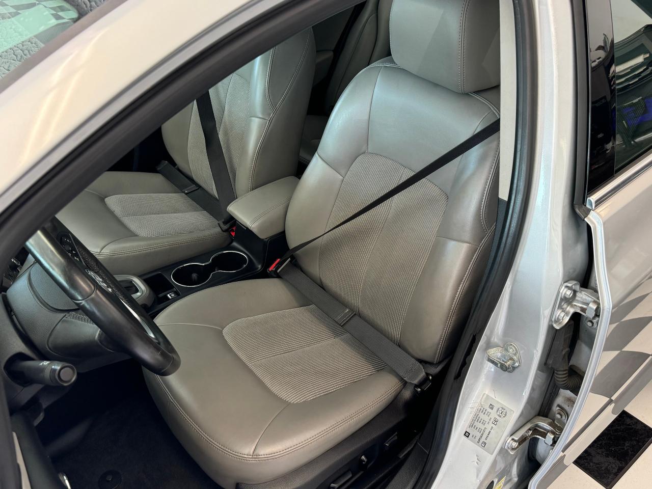 2017 Buick Verano Convenience+New Tires+Camera+Heated Seats - Photo #16