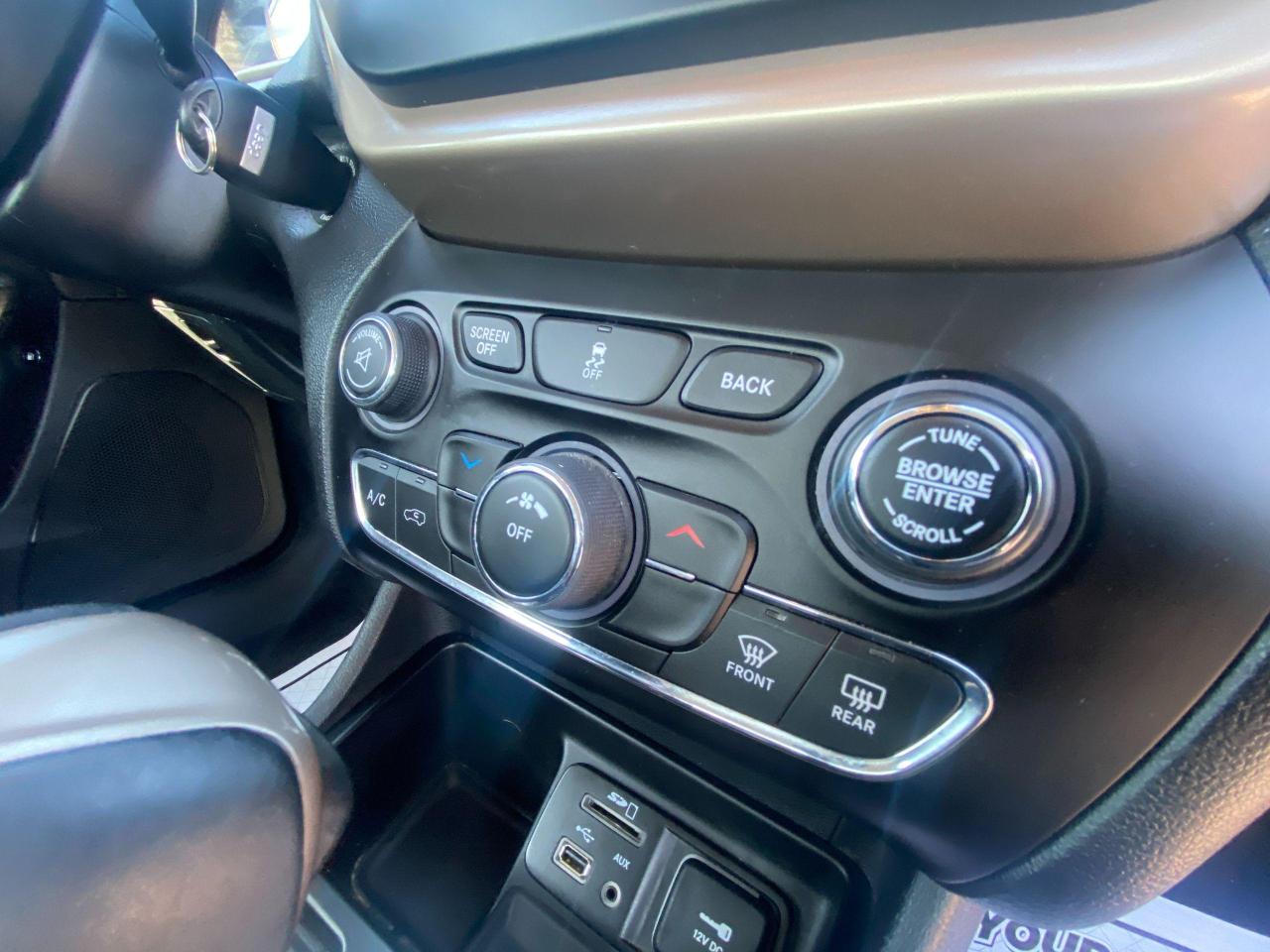 2016 Jeep Cherokee Sport - Photo #17