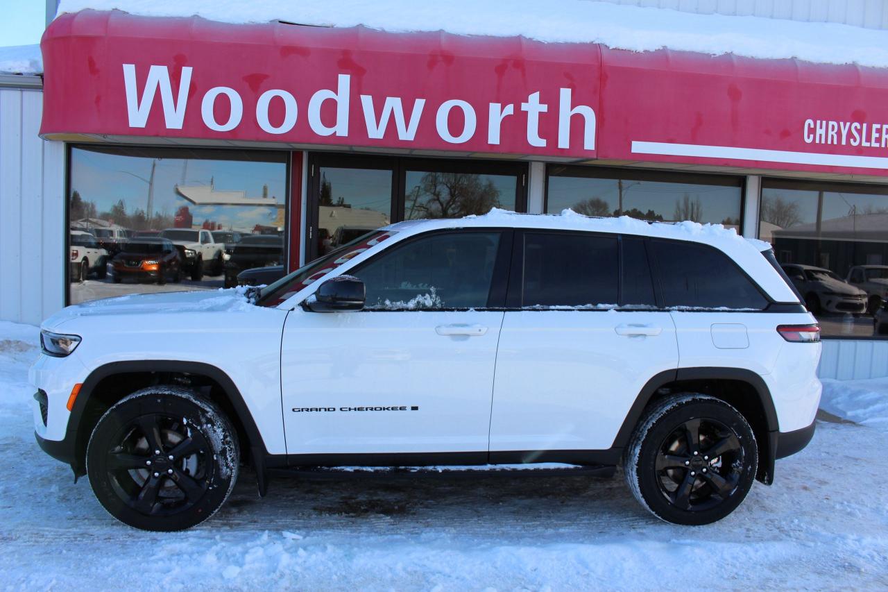 New 2025 Jeep Grand Cherokee Altitude for sale in Kenton, MB