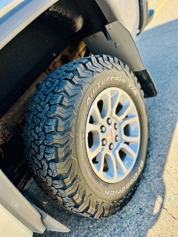 2017 GMC Sierra 1500 SLE - Photo #8