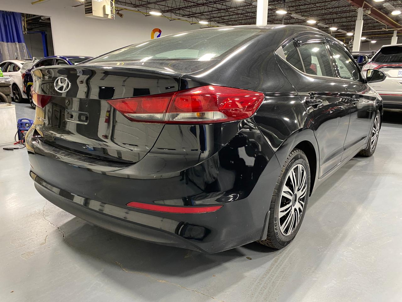 2017 Hyundai Elantra 4dr Sdn MANUAL, NO AC Photo4