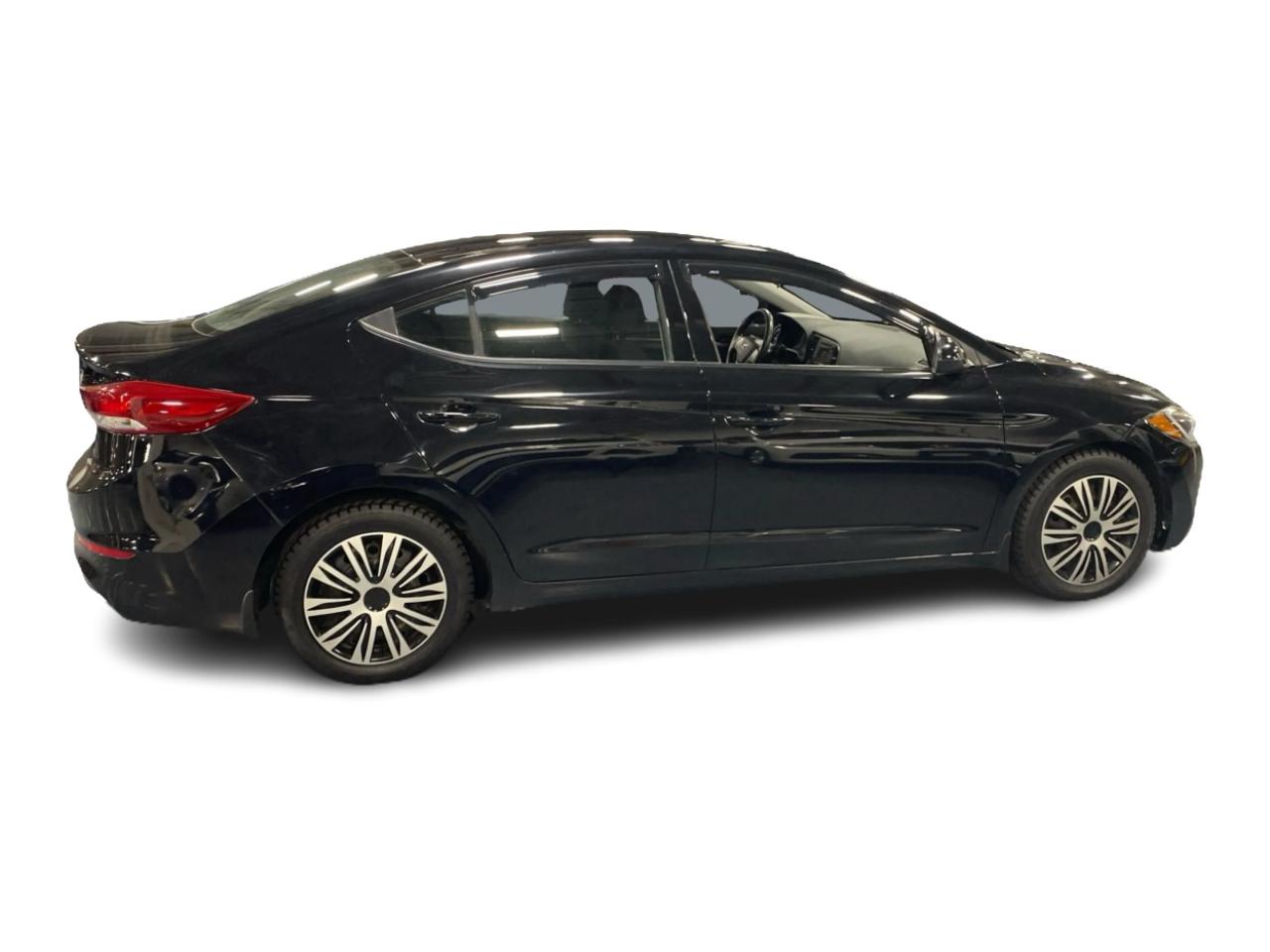 2017 Hyundai Elantra 4dr Sdn MANUAL, NO AC Photo3