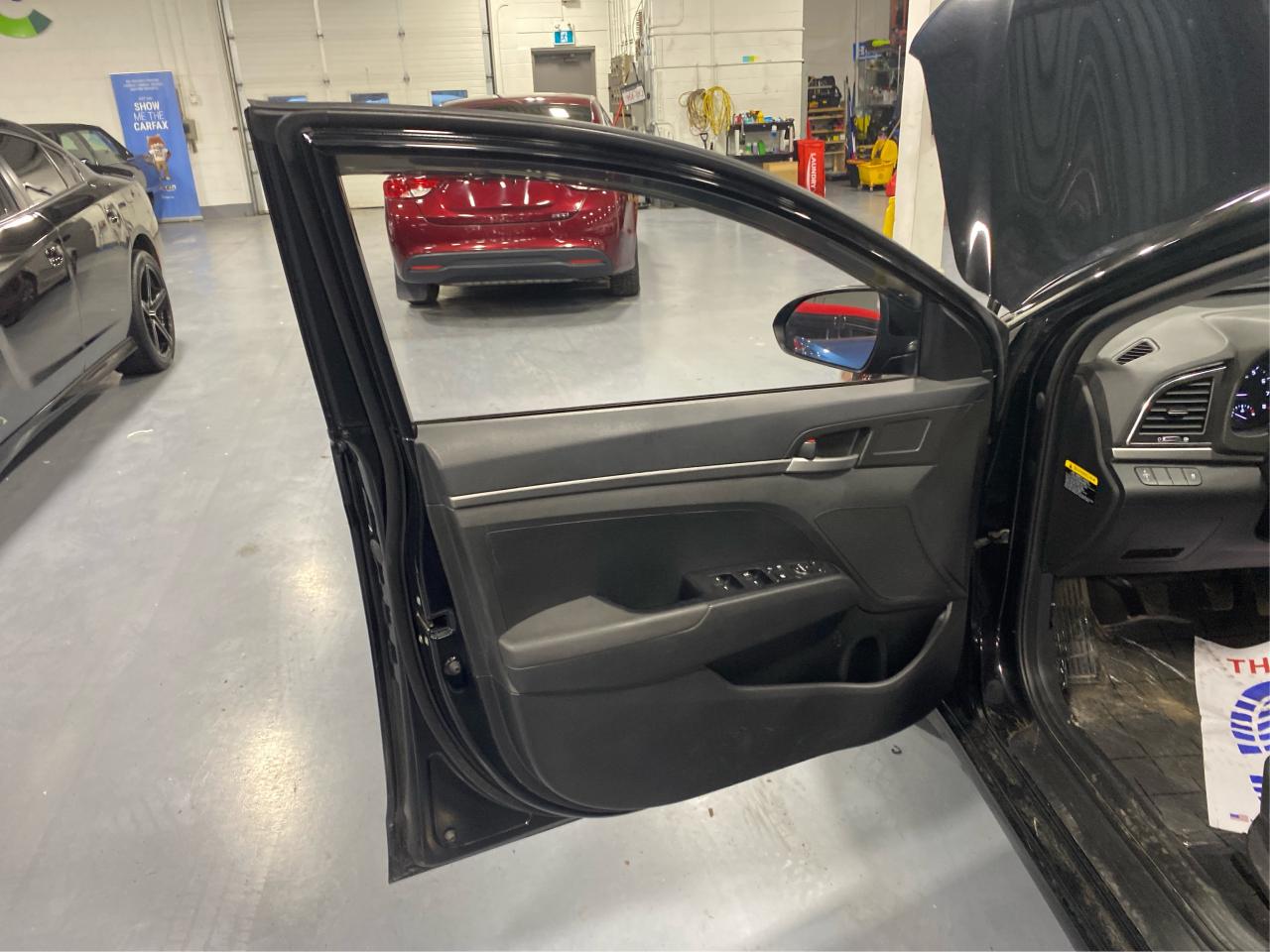 2017 Hyundai Elantra 4dr Sdn MANUAL, NO AC Photo