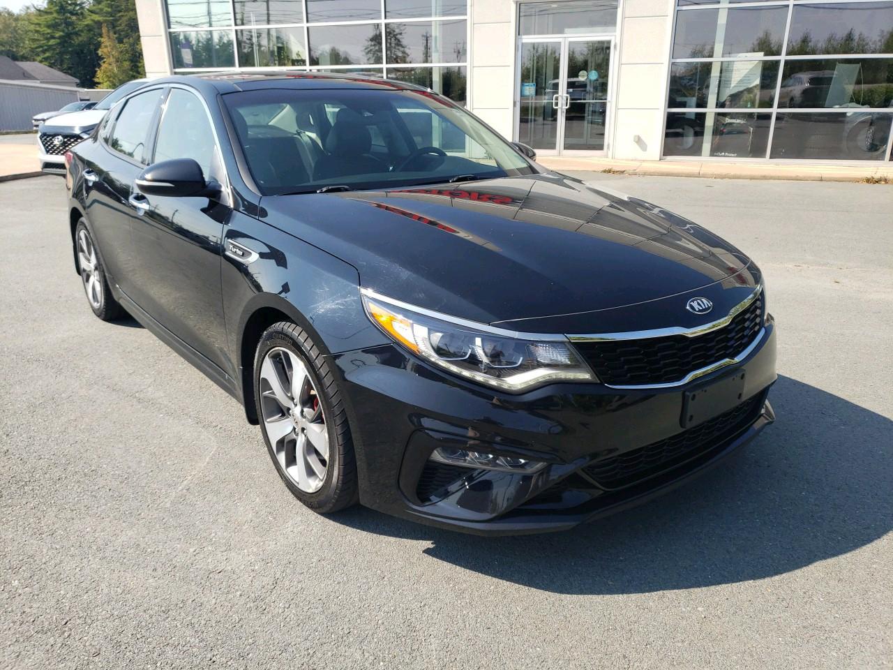 Used 2019 Kia Optima SX Turbo Off lease unit. Leather, roof. Turbo! for sale in Hebbville, NS