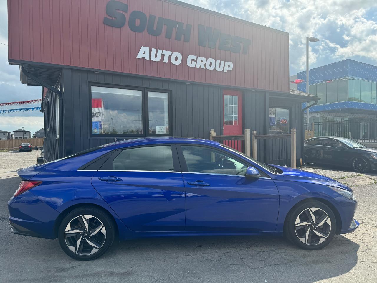 2021 Hyundai Elantra Ultimate - Photo #2