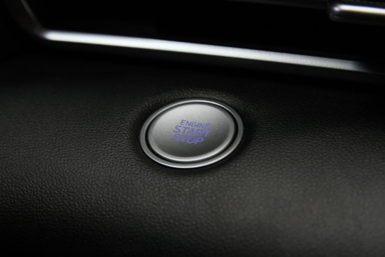 2022 Hyundai Elantra PREFERRED | Sun&Tech Pkg | Heated Seats | CarPlay