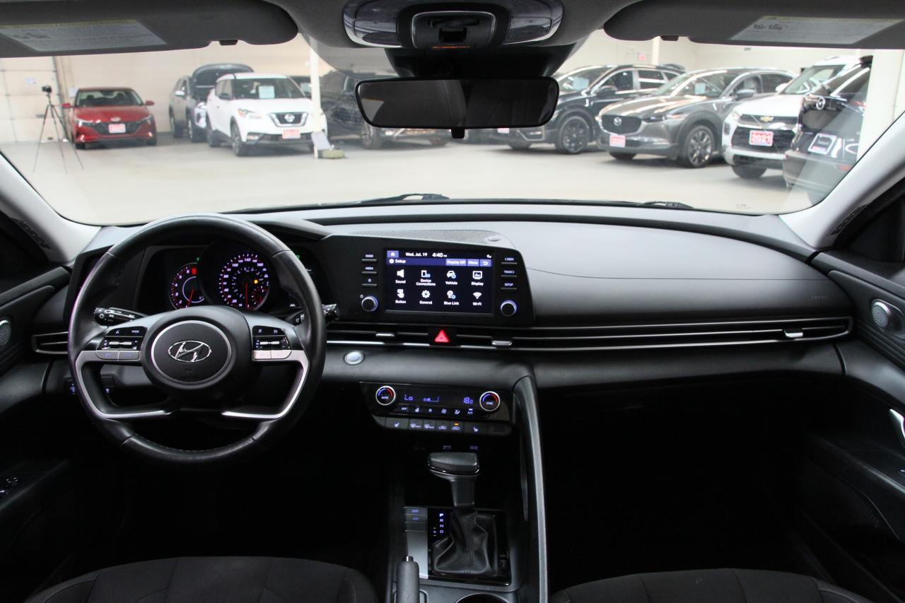 2022 Hyundai Elantra PREFERRED | Sun&Tech Pkg | Heated Seats | CarPlay
