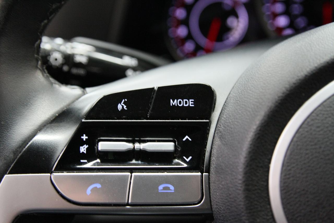 2022 Hyundai Elantra PREFERRED | Sun&Tech Pkg | Heated Seats | CarPlay