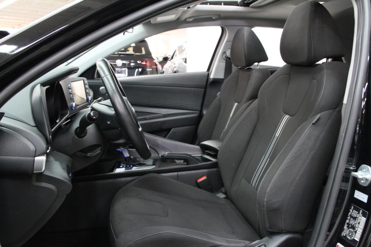 2022 Hyundai Elantra PREFERRED | Sun&Tech Pkg | Heated Seats | CarPlay