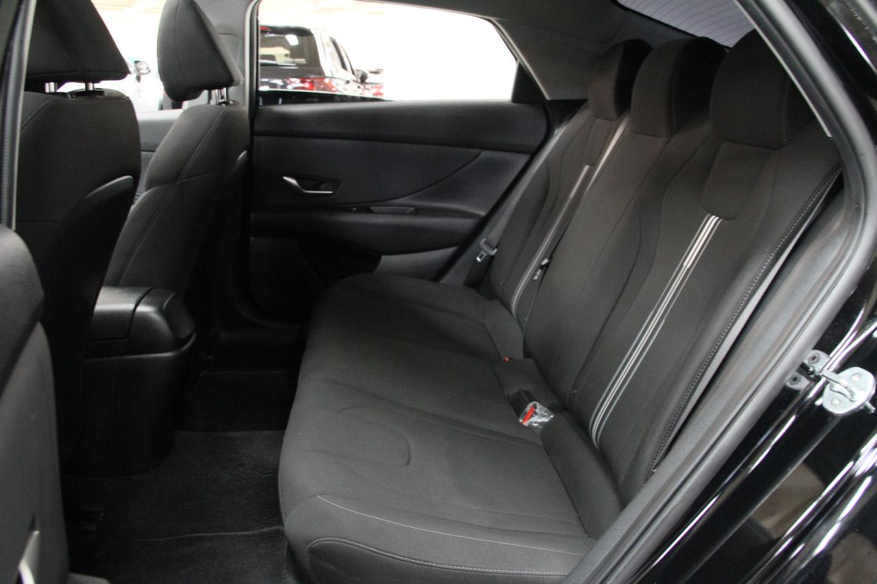 2022 Hyundai Elantra PREFERRED | Sun&Tech Pkg | Heated Seats | CarPlay