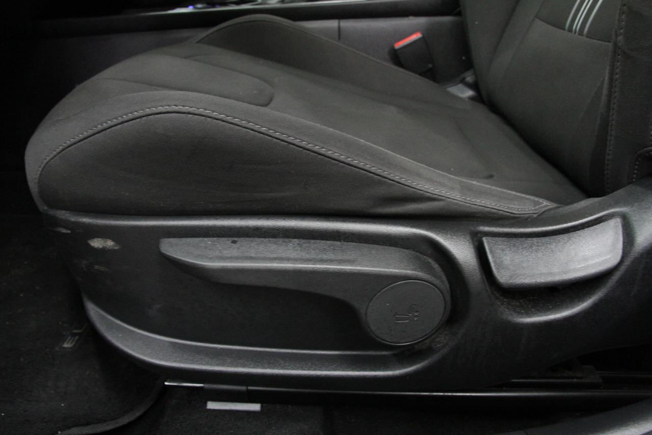 2022 Hyundai Elantra PREFERRED | Sun&Tech Pkg | Heated Seats | CarPlay